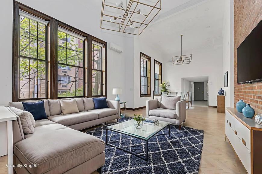 121 East 37th Street