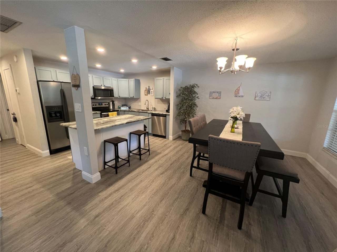 1404 N SATURN AVENUE