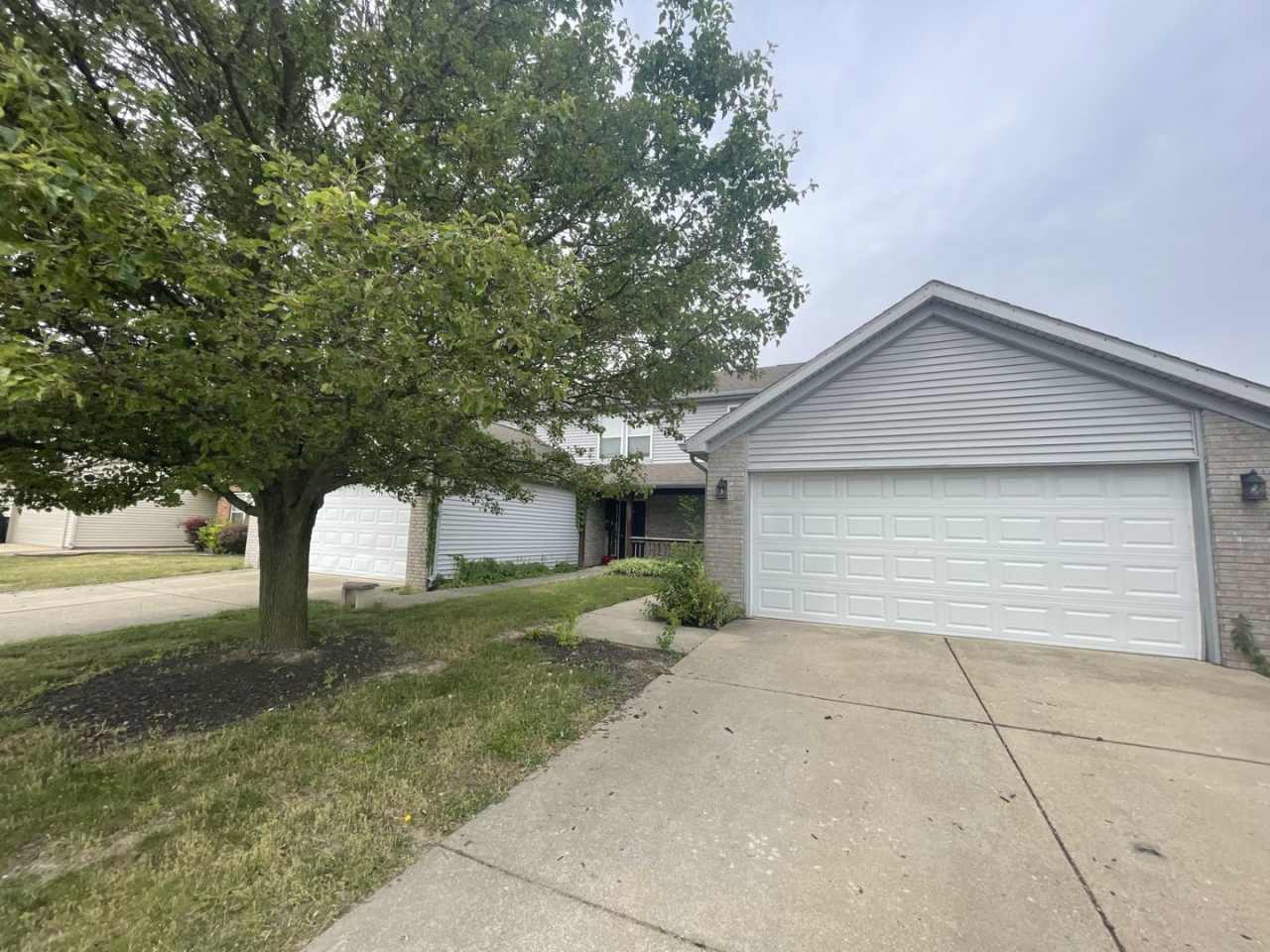 Large 3 bedroom/2.5 bathroom Duplex