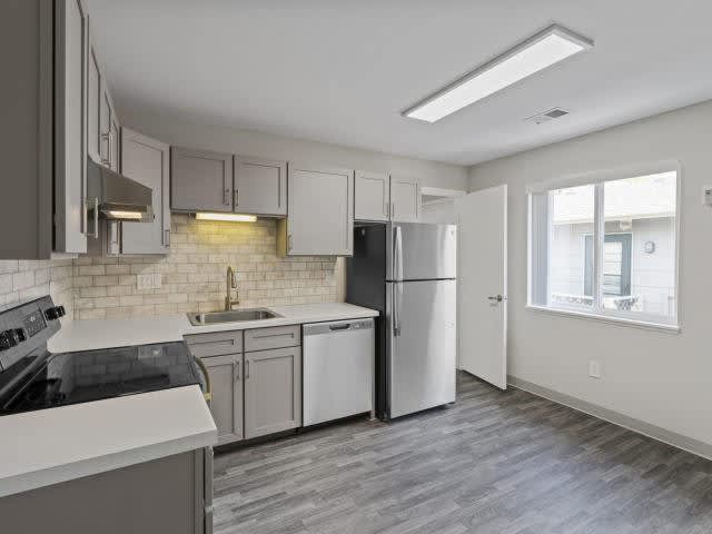 1913 W 15th St Unit D12