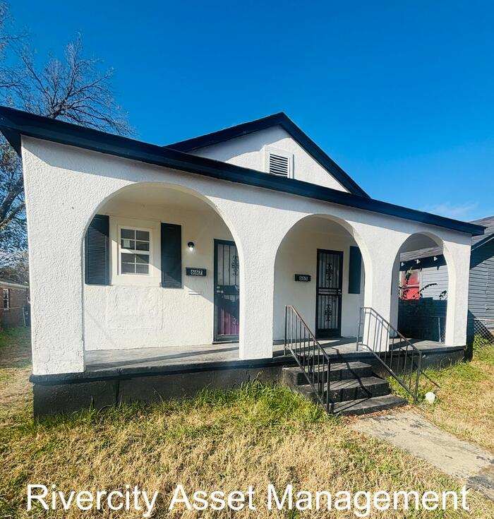 667 Marechalneil Street