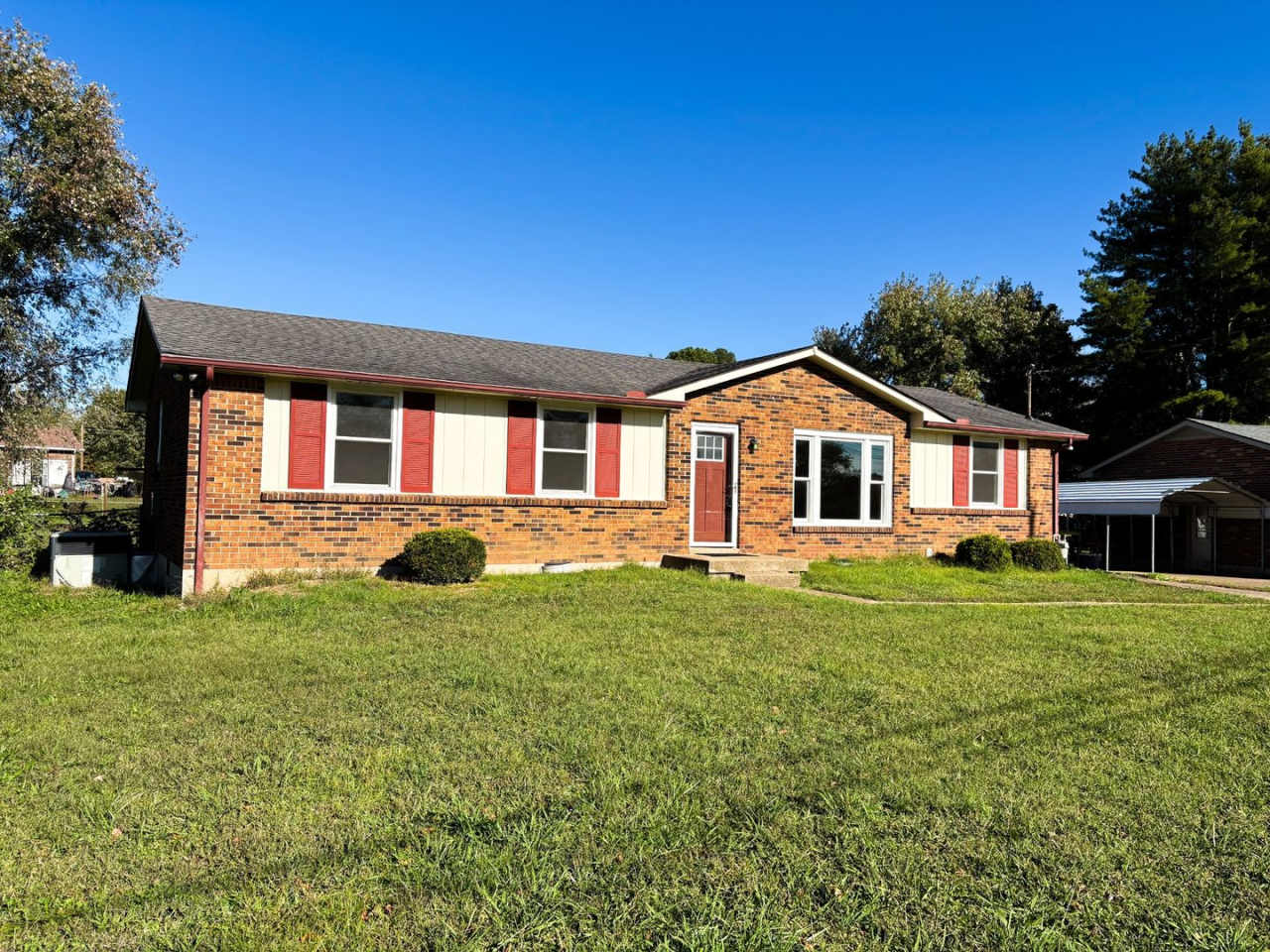 3 Bedroom 1 1/2 Bathroom Home!