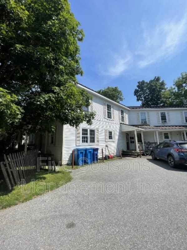 85 Manhattan Drive - 4