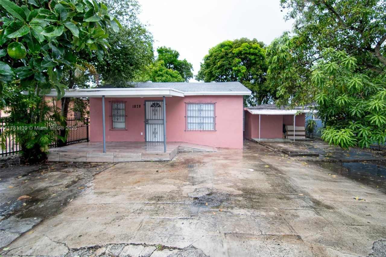 1878 NW 112th Ter