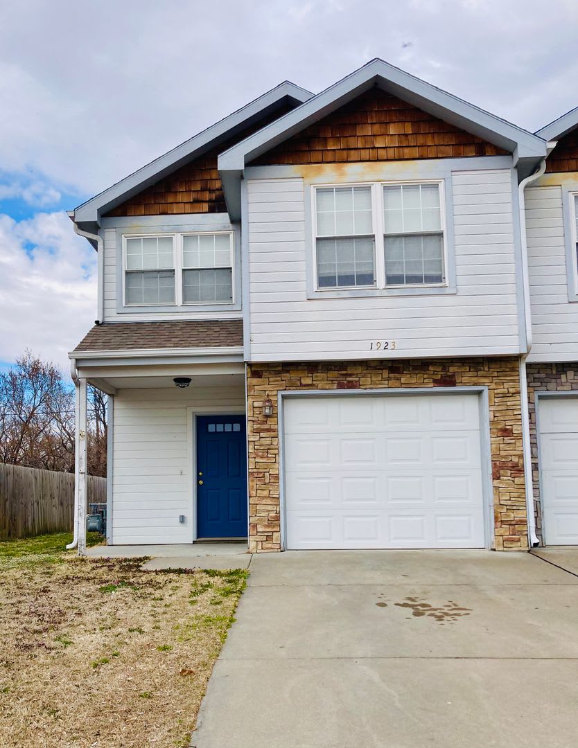 Great Space, Close to Fort Riley