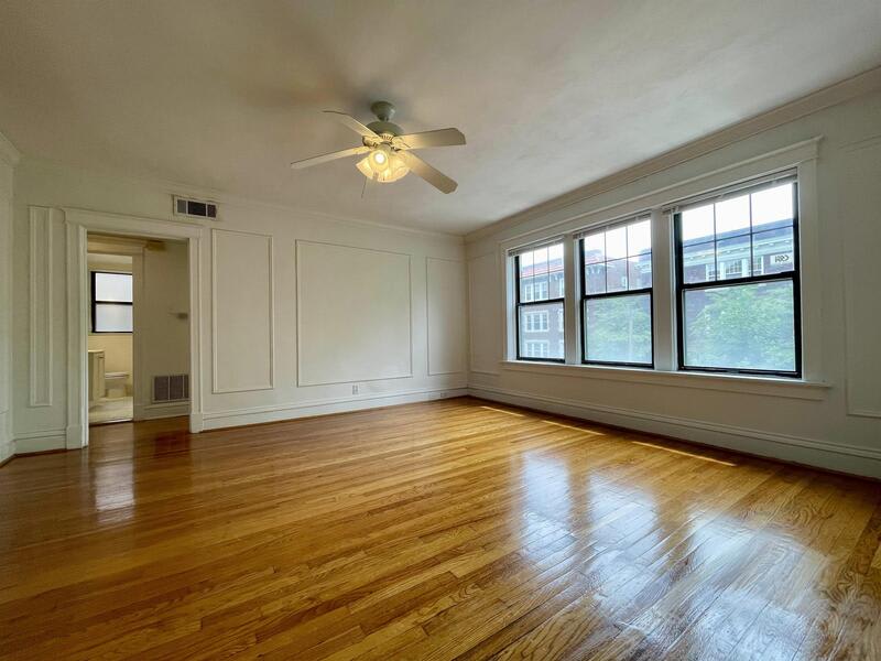 6323 South Rosebury Avenue - 1E