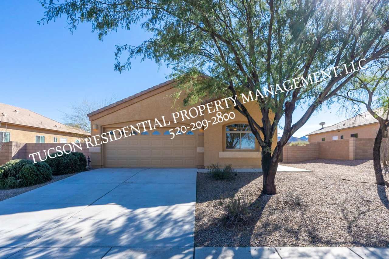 369 W Woodward St -115