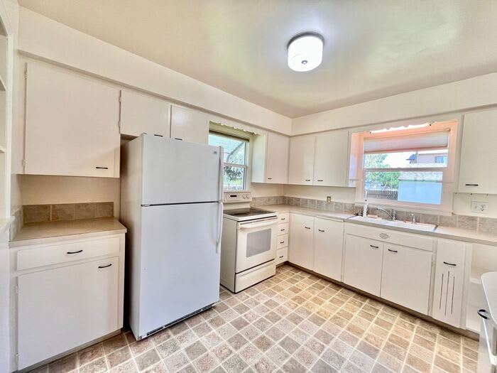 2304 West 6th Street