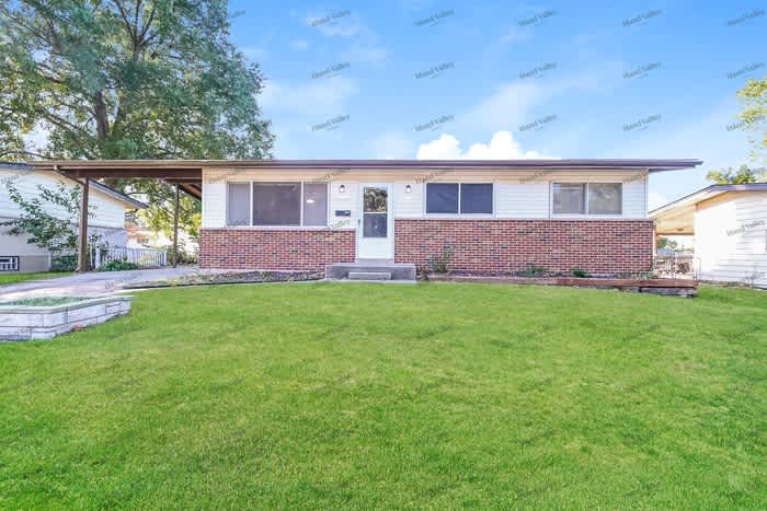 2240 Hummingbird Drive