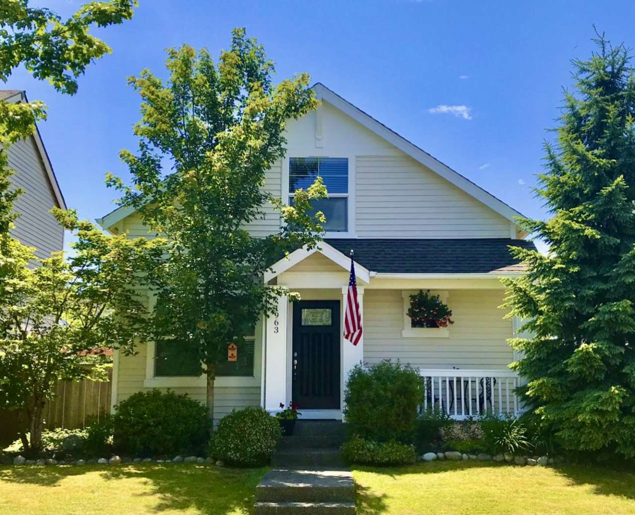 Beautifully remodeled DuPont 2 bedroom 2 bath house with A/C