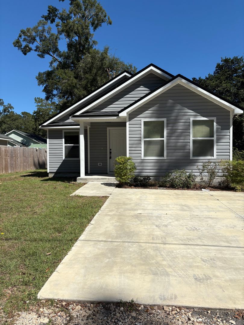 3 Bedroom Home in Wakulla Gardens Available Now