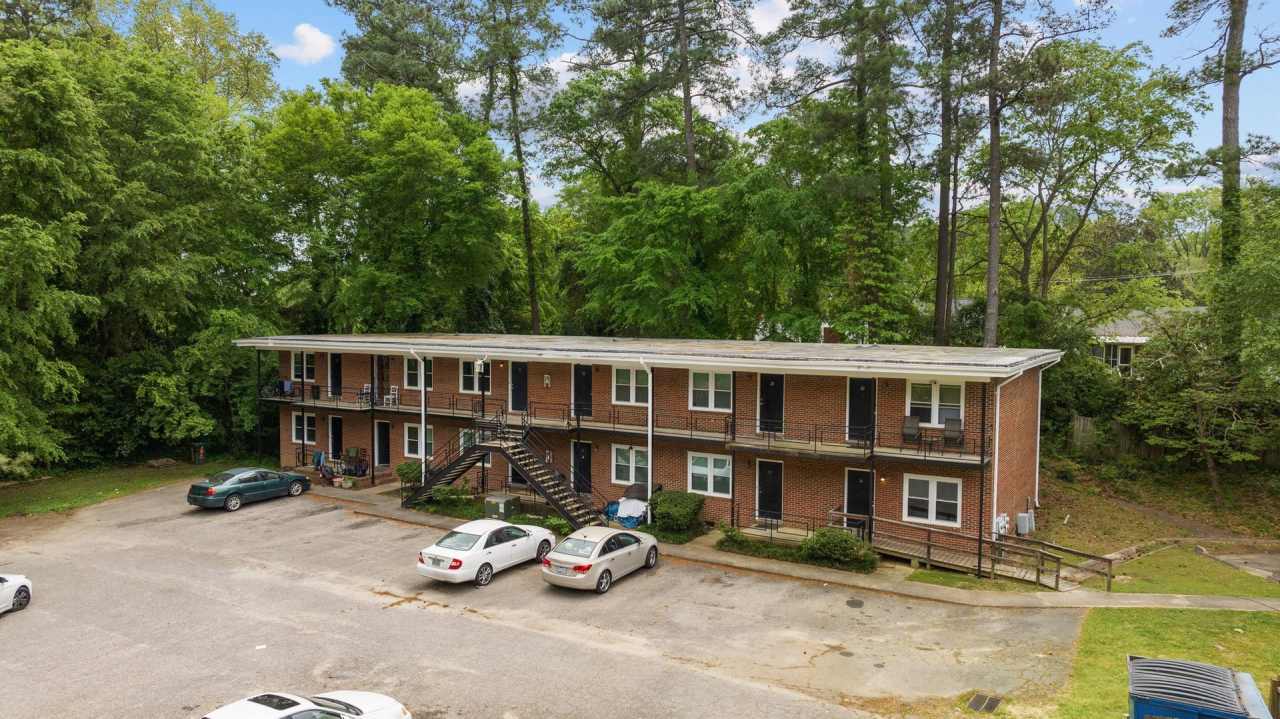 210-19 Colonial ~ Fayette Arms
