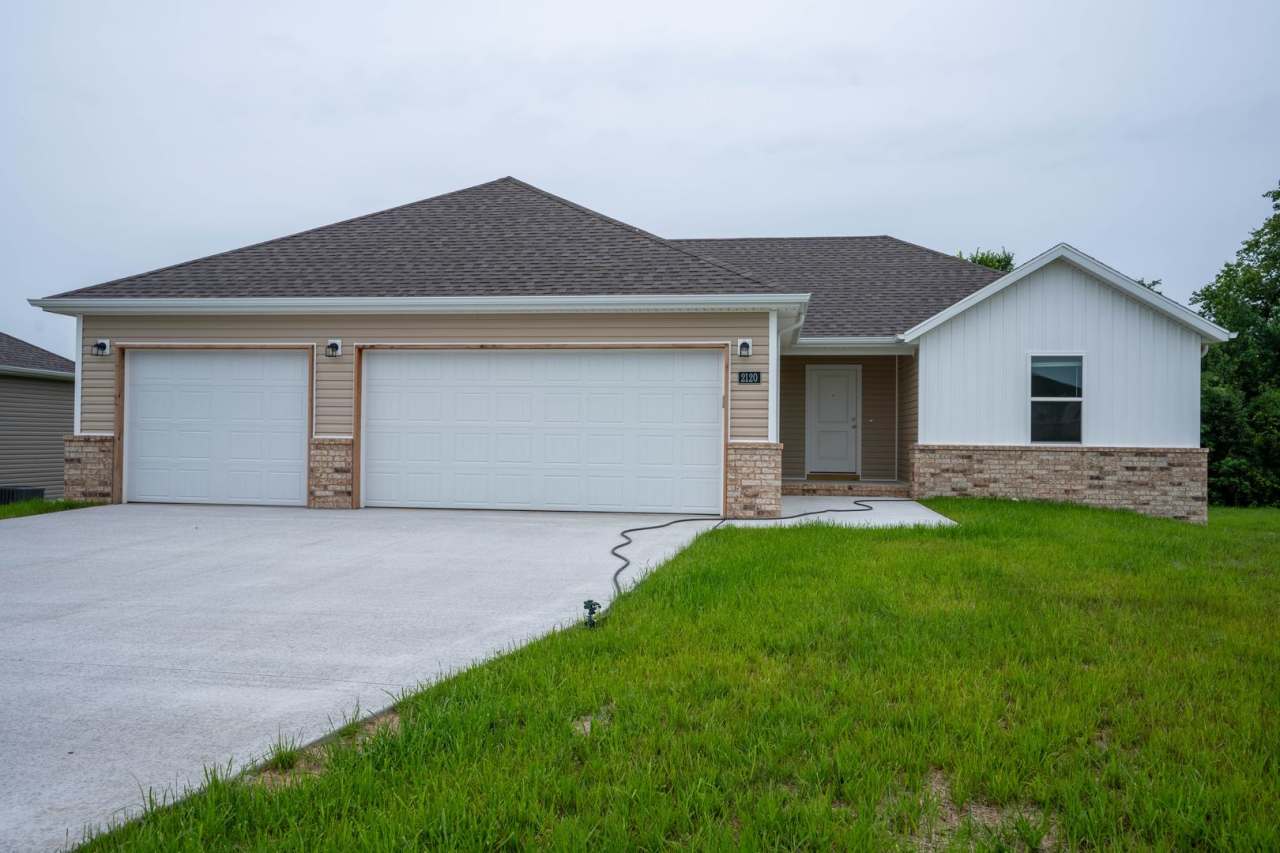 BRAND NEW 3 BEDROOM HOME - BOLIVAR, MO
