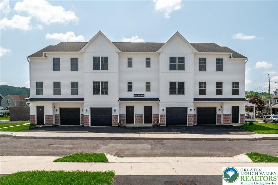 560 Long Street unit: 1