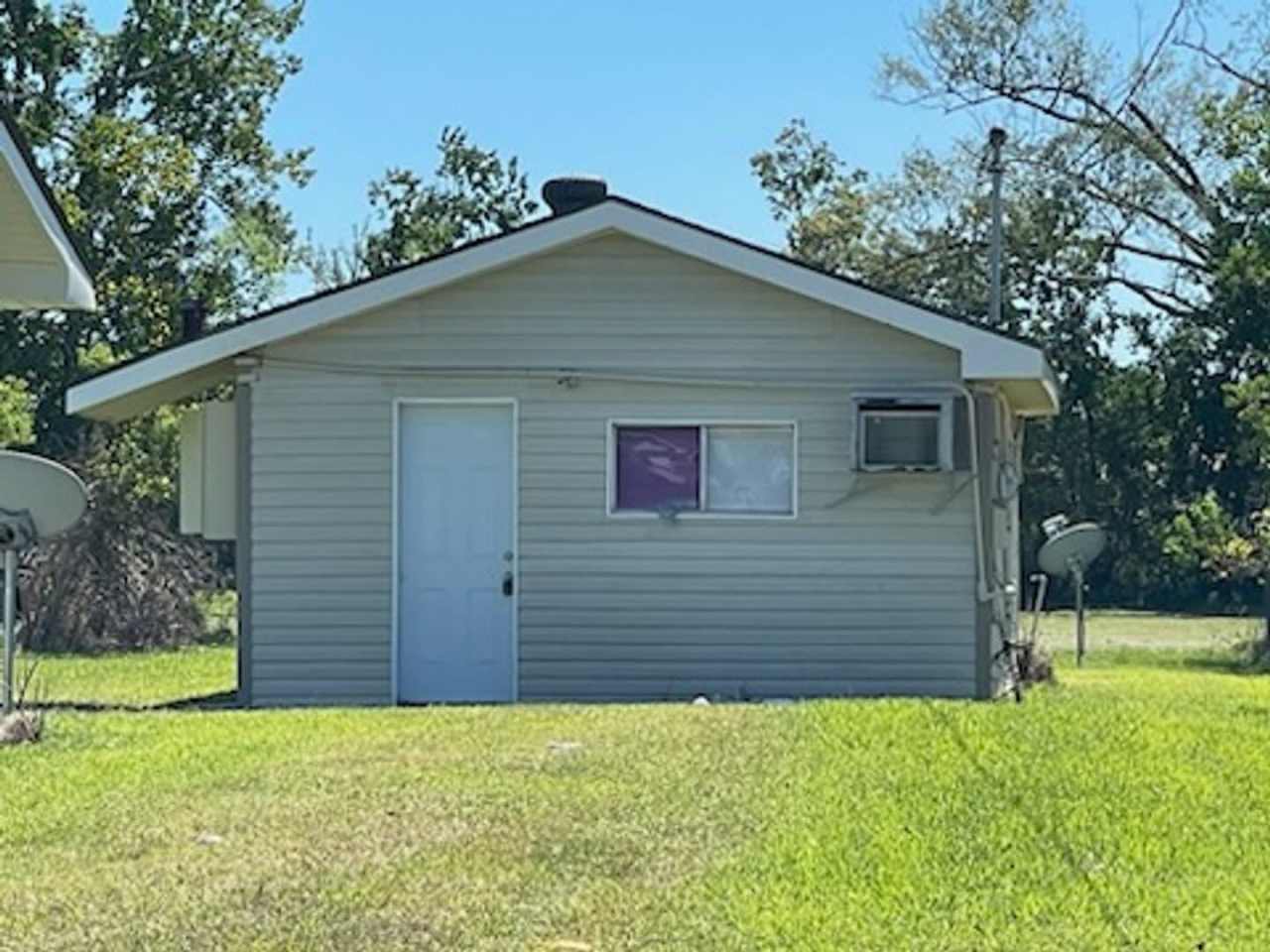 1B/1B Home Available in Lake Charles