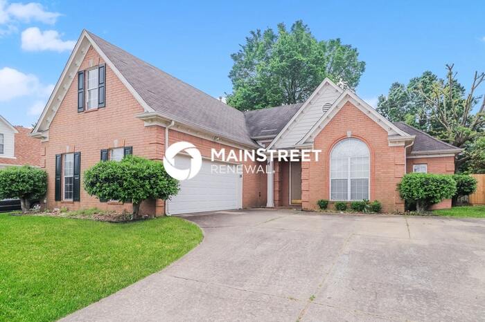 8423 Shady Elm Drive