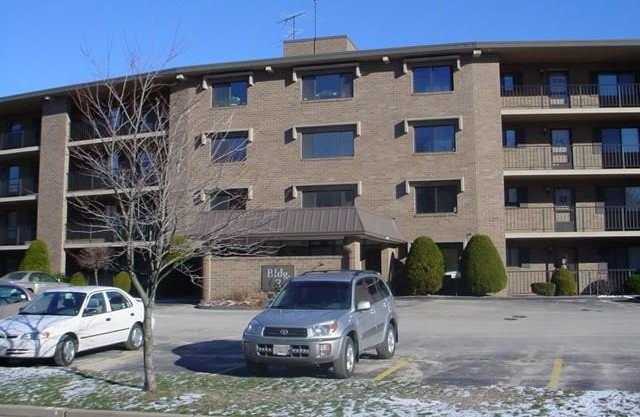 650 E Greenwich Avenue unit: 207