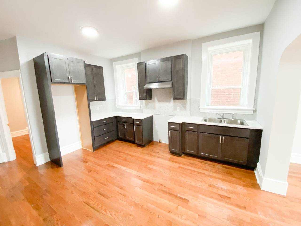 ALL ELECTRIC 2 Bed/1 Bath Apartment NEWLY RENOVATED!!