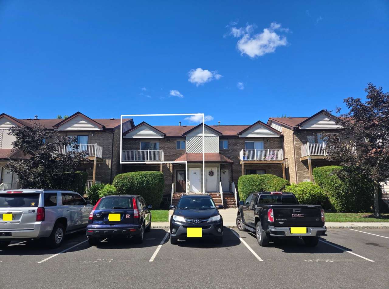 Commuter's delight! Freshly painted, 2-bedroom 2-bath 2nd fl condo with deck!