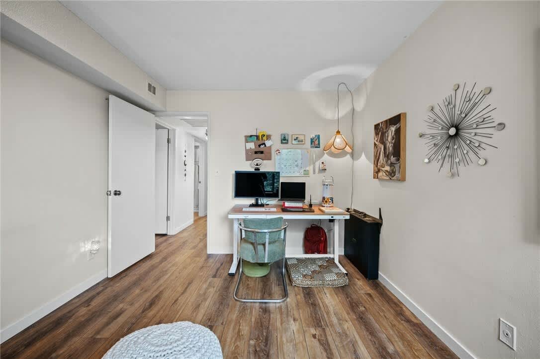 4902 University Avenue