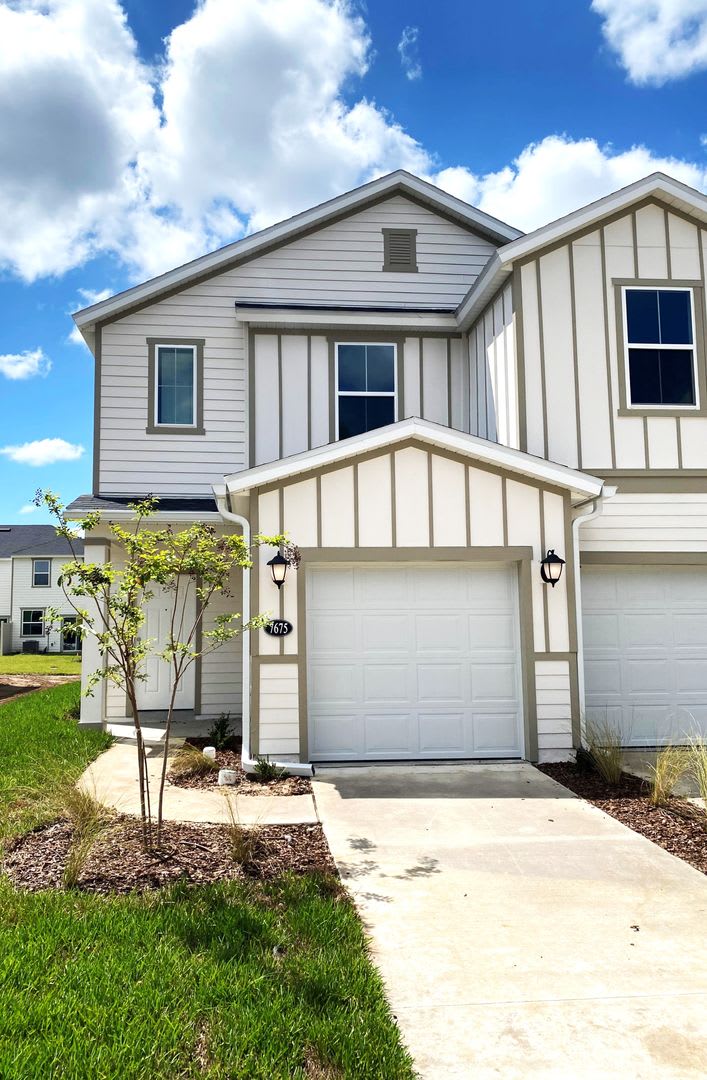 3 BR 2.5 BA TOWNHOME LIVING: Meadows At Oak Leaf ** Reduced Rental Rate For 18-Month Lease!! **