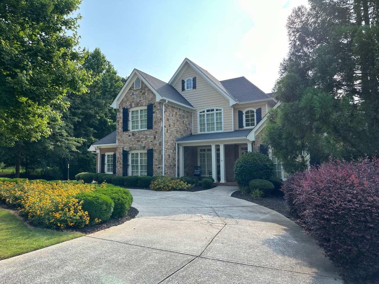 Huge, beautiful custom 4 bedroom house in Oconee!