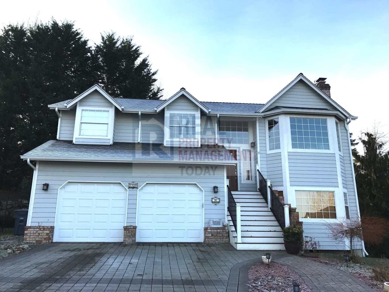 Incredible 4 Bedroom Home near Downtown Puyallup! Must See!