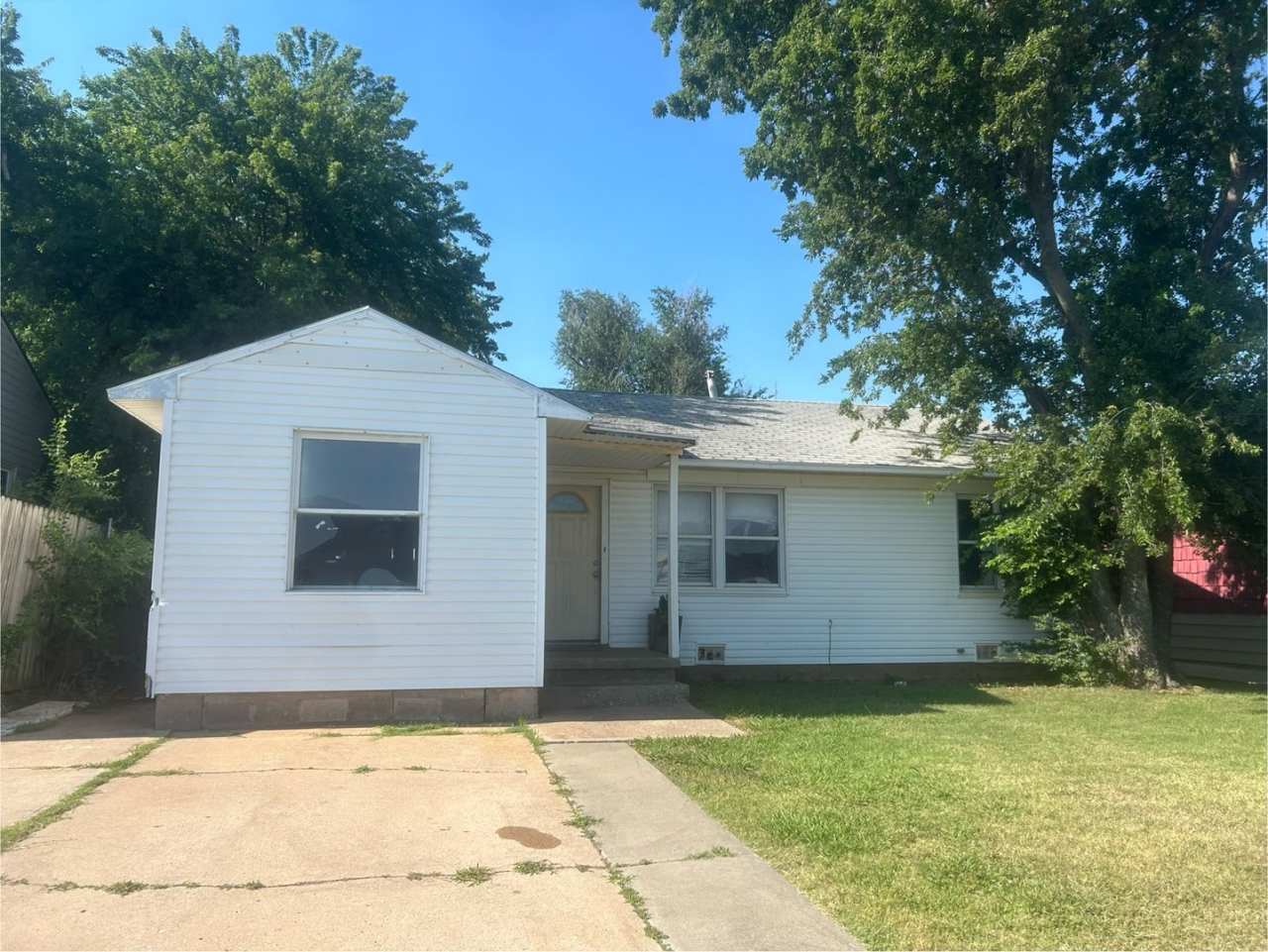 2Bed 1Bath Northside Home!