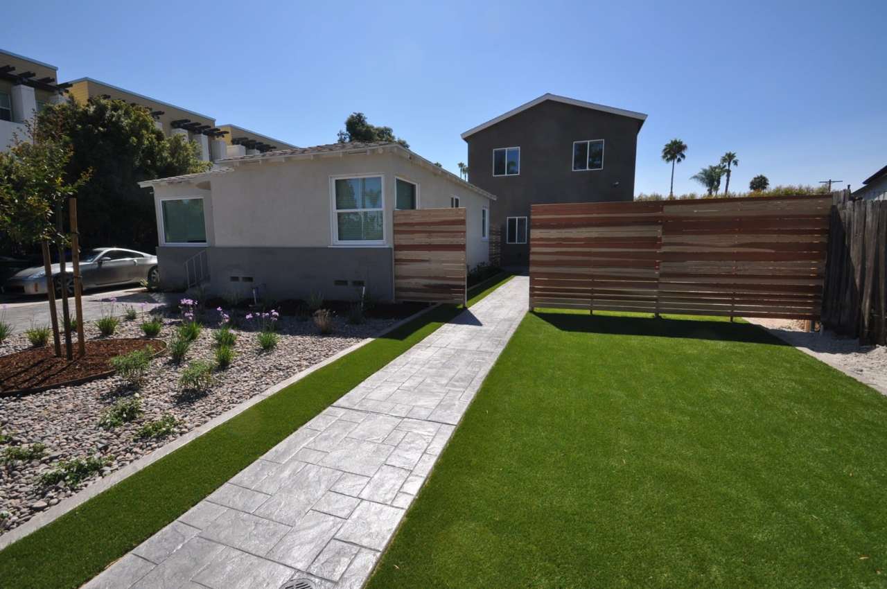 4BD/2BA, Private Yard!