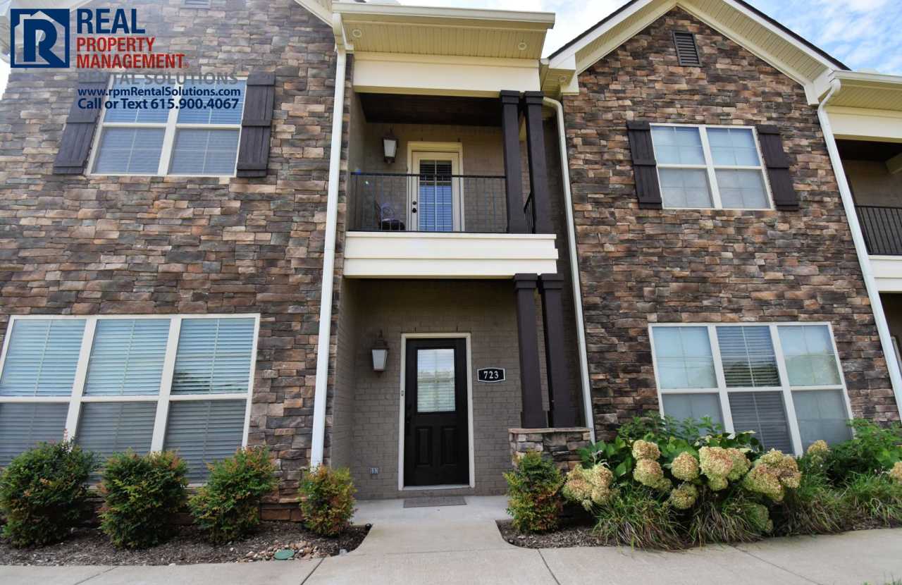 Gorgeous 3BR luxury Murfreesboro townhome in Generals Run!