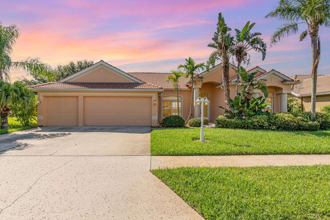 Stunning Oceanside Village Home!