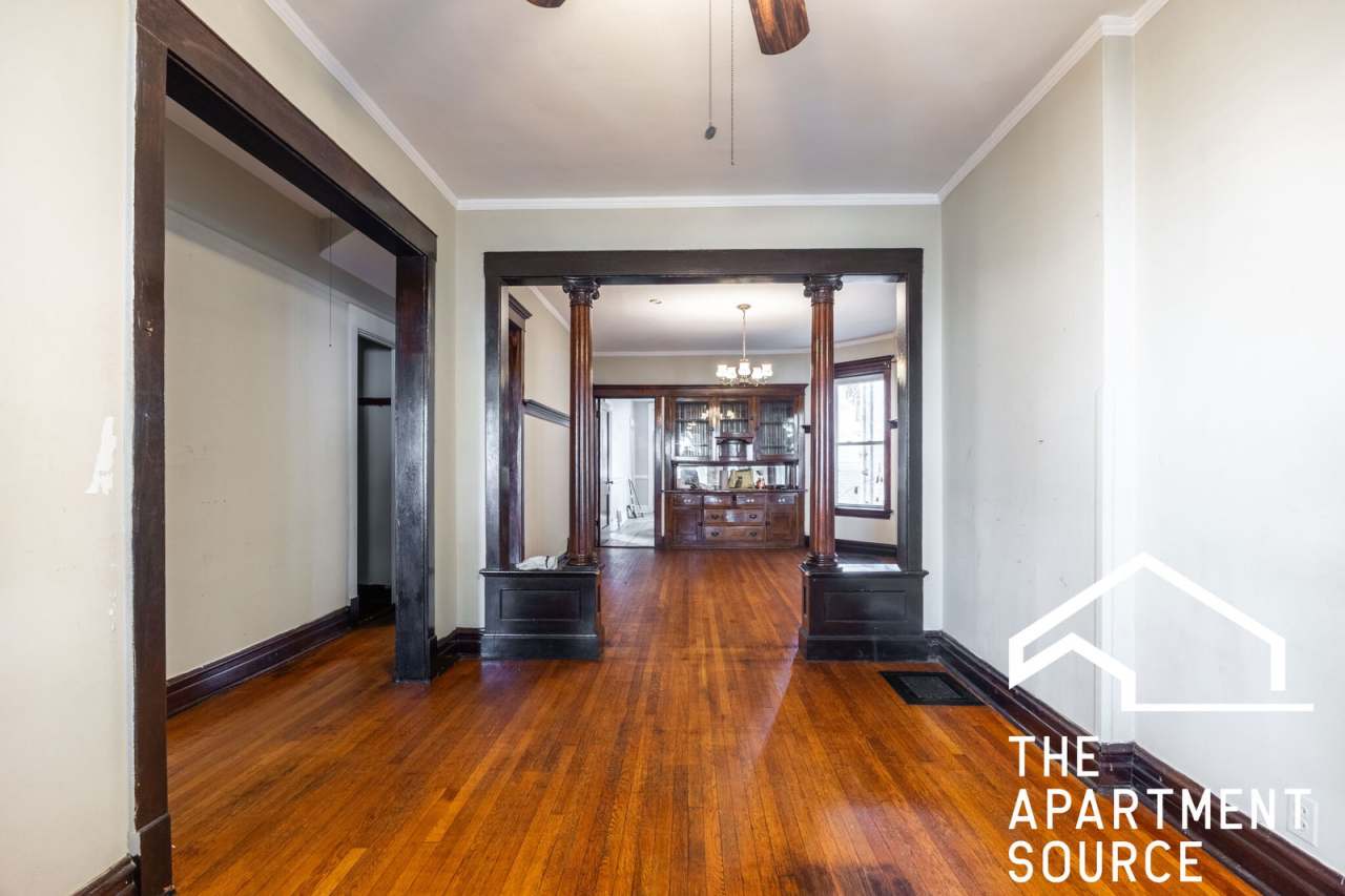 1631 North Mozart Street