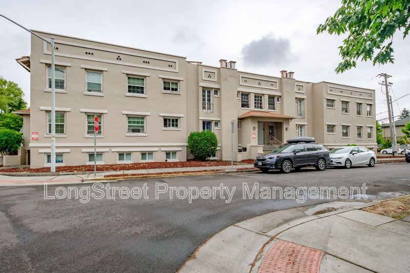 205 NW Kings Blvd