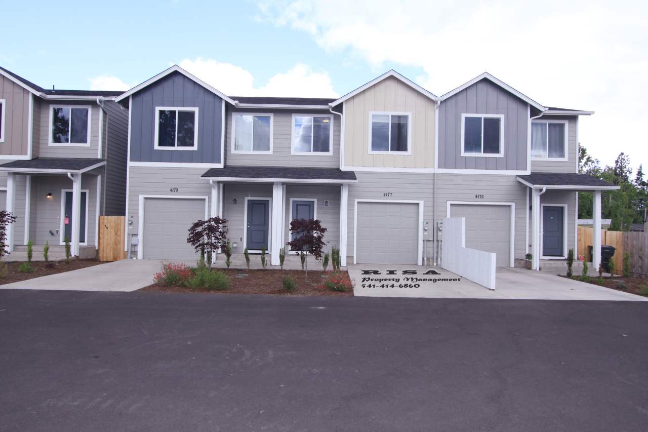 4187 Lancaster Dr Ne