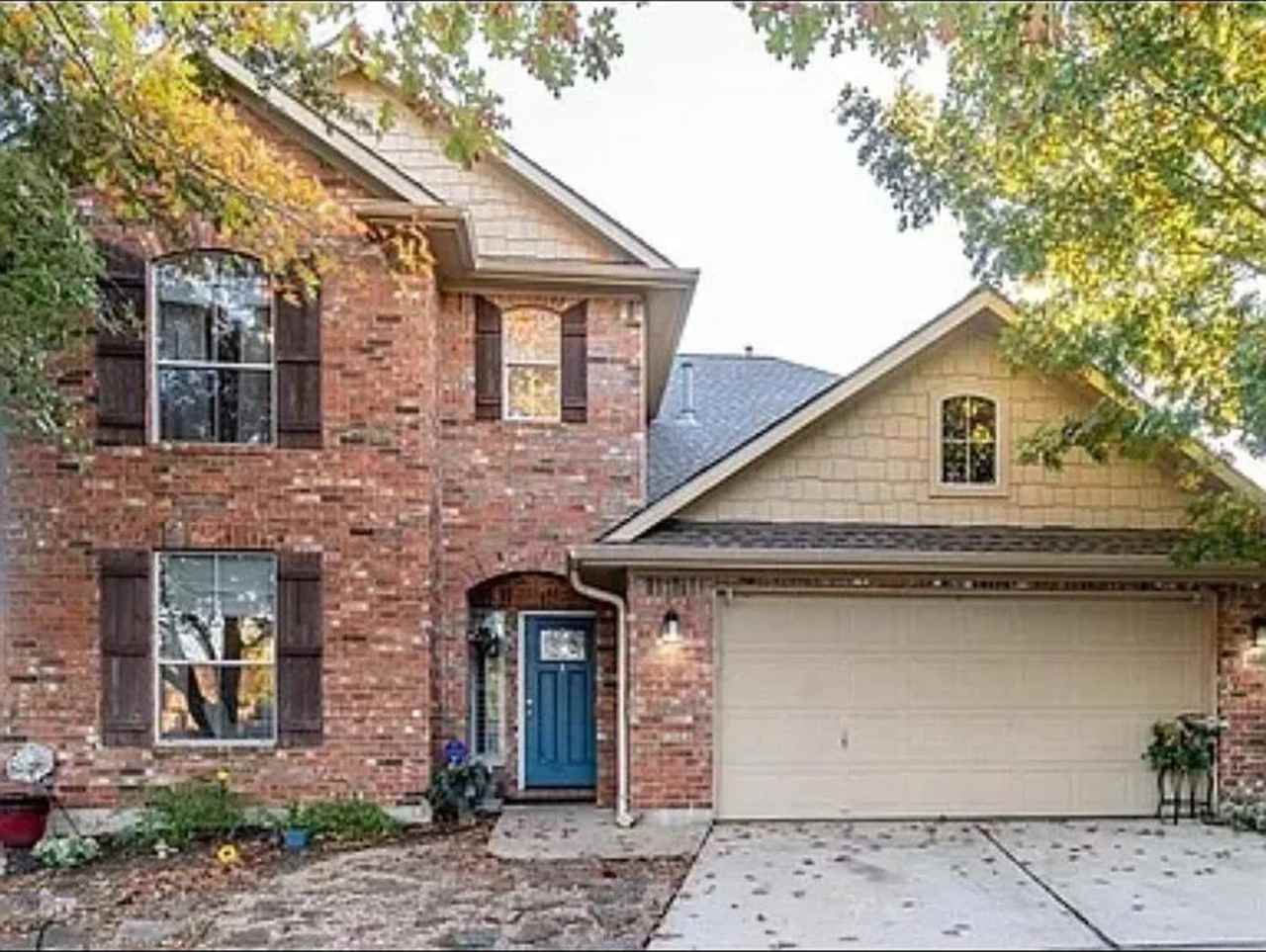 Dream House in Manor! | Pet-Friendly | AVAILABLE NOW!!!