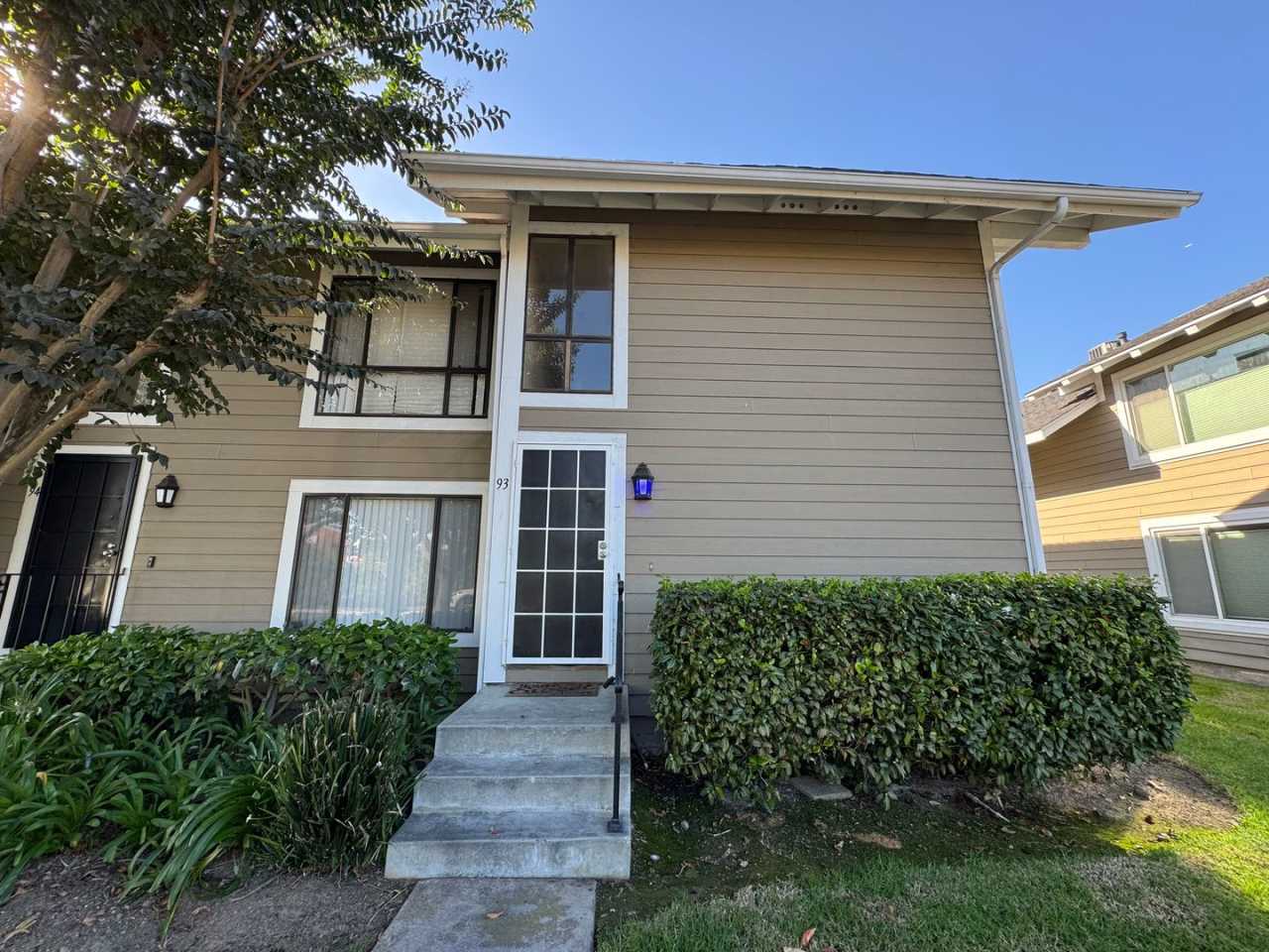 Beautiful 2Bd/1.5Ba Townhome in Orange w/AC, Garage and Reserved Parking!