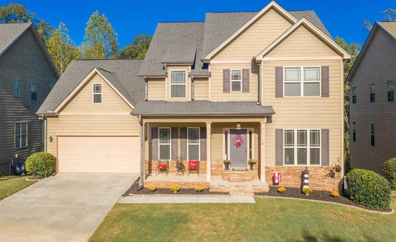 Hurry and show this 5 bedroom, 3 full bath home on a finished basement!!! Move in ready in desirable Camden village!