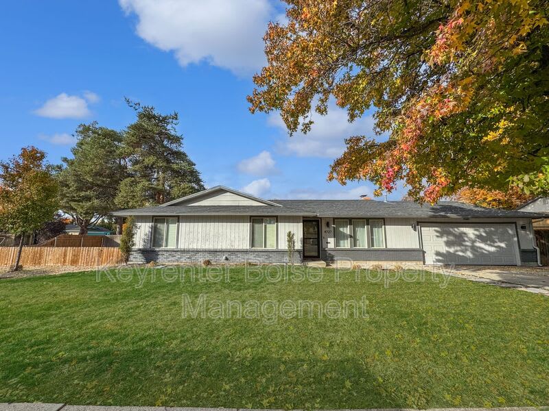 4727 S Arrowhead Way