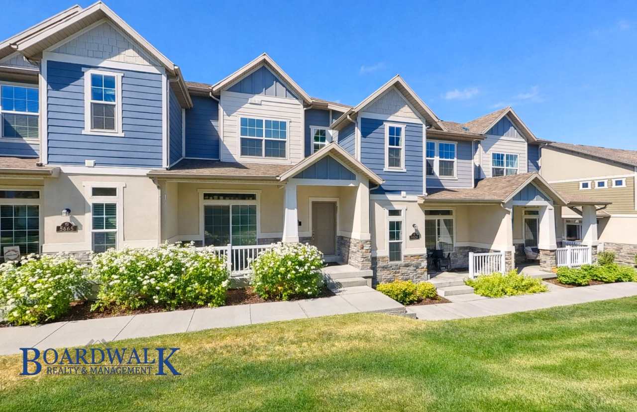 Beautiful 4 bedroom Townhome in West Valley!