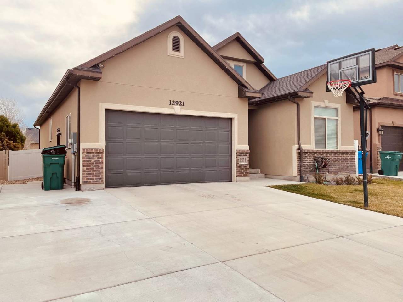 Great Riverton Home Now Available!