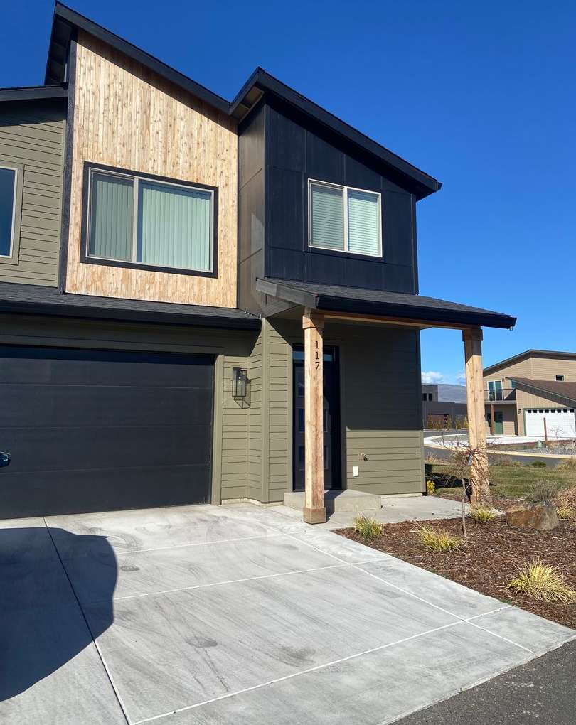 3 Bedroom | 2.5 Bath Home in The Dalles