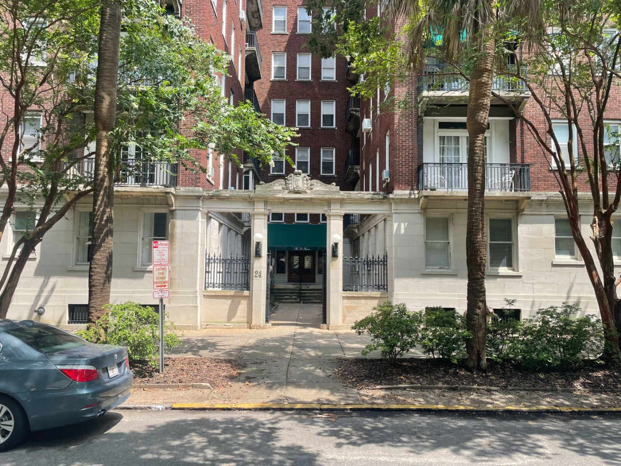 Long Term Rental in the Heart of Downtown!