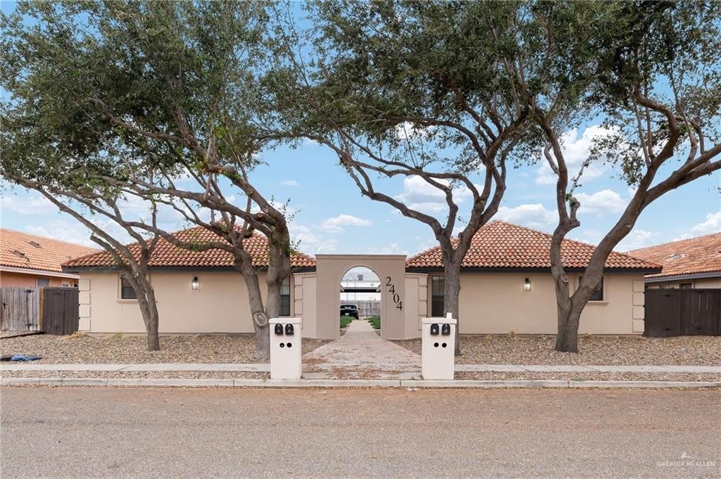 2404 Shasta Avenue unit: 2