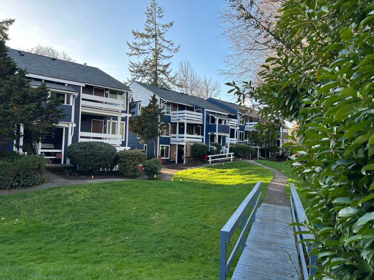 (946) 2790-H - Beautiful 2-bedroom/1-bath