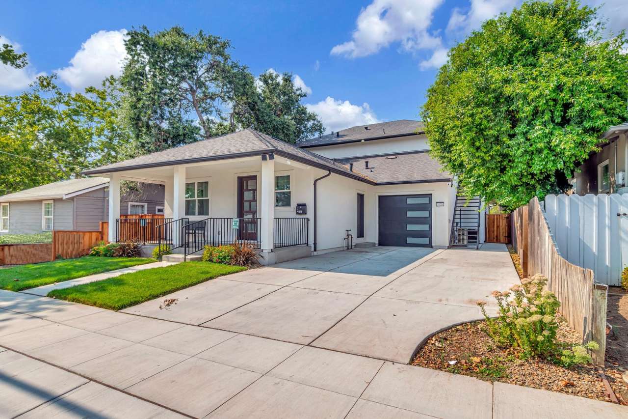 Fresh and Modern 3BD/2BA Home with Solar!