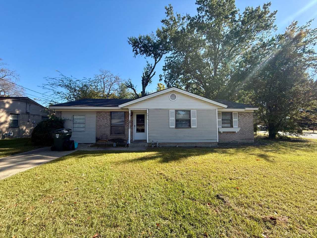 Coming soon! 4 bedrooms 1.5 bathrooms!