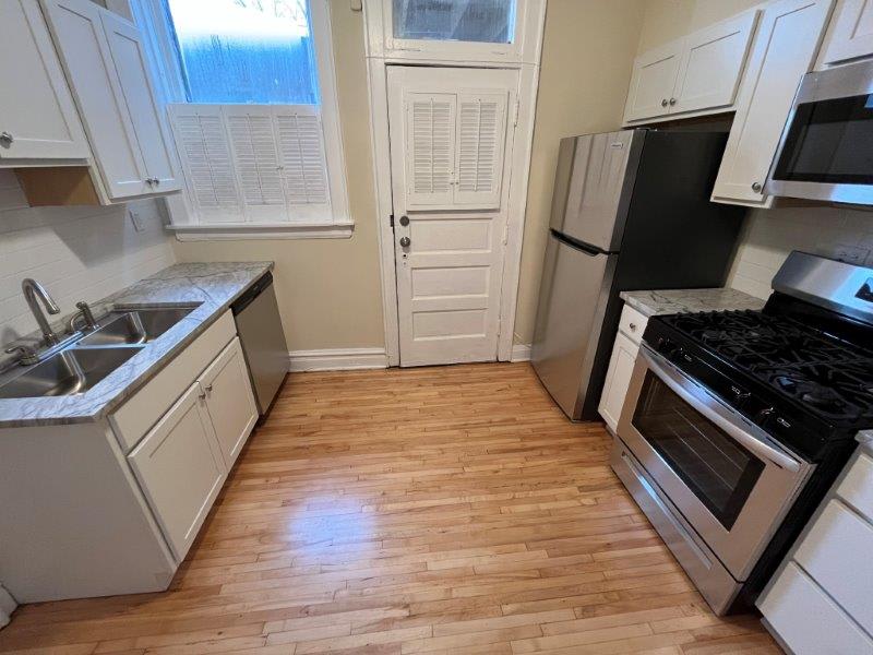 2222 West Arthur Avenue