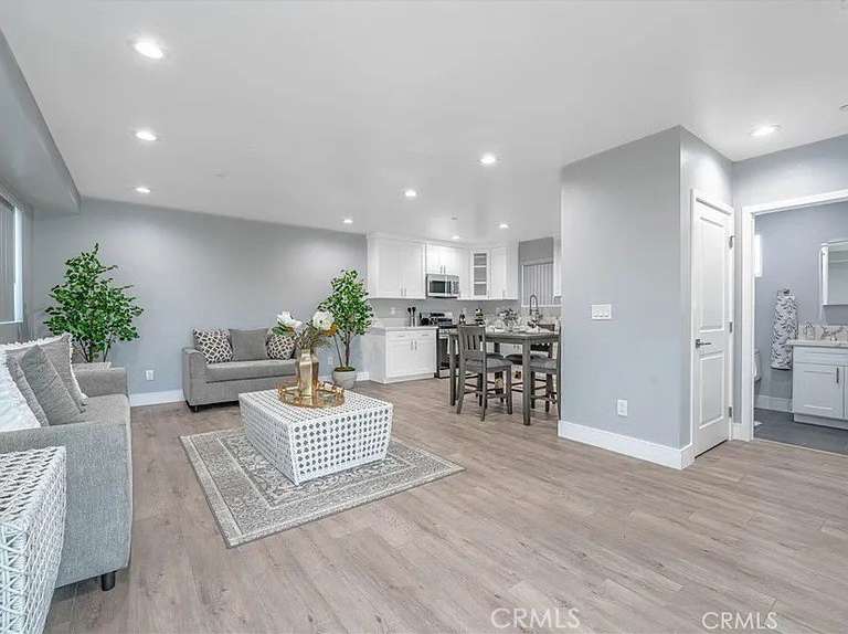 232 East Gage Avenue