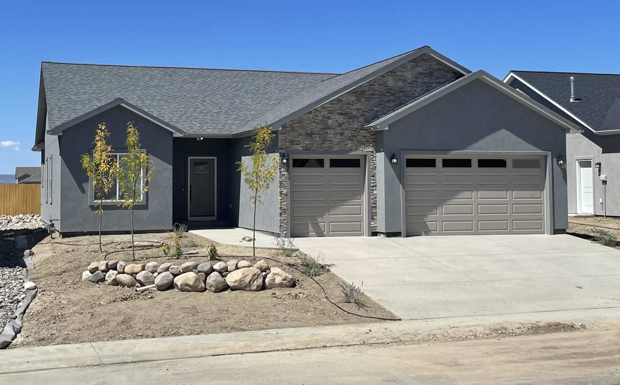 1427 Blue Creek Avenue