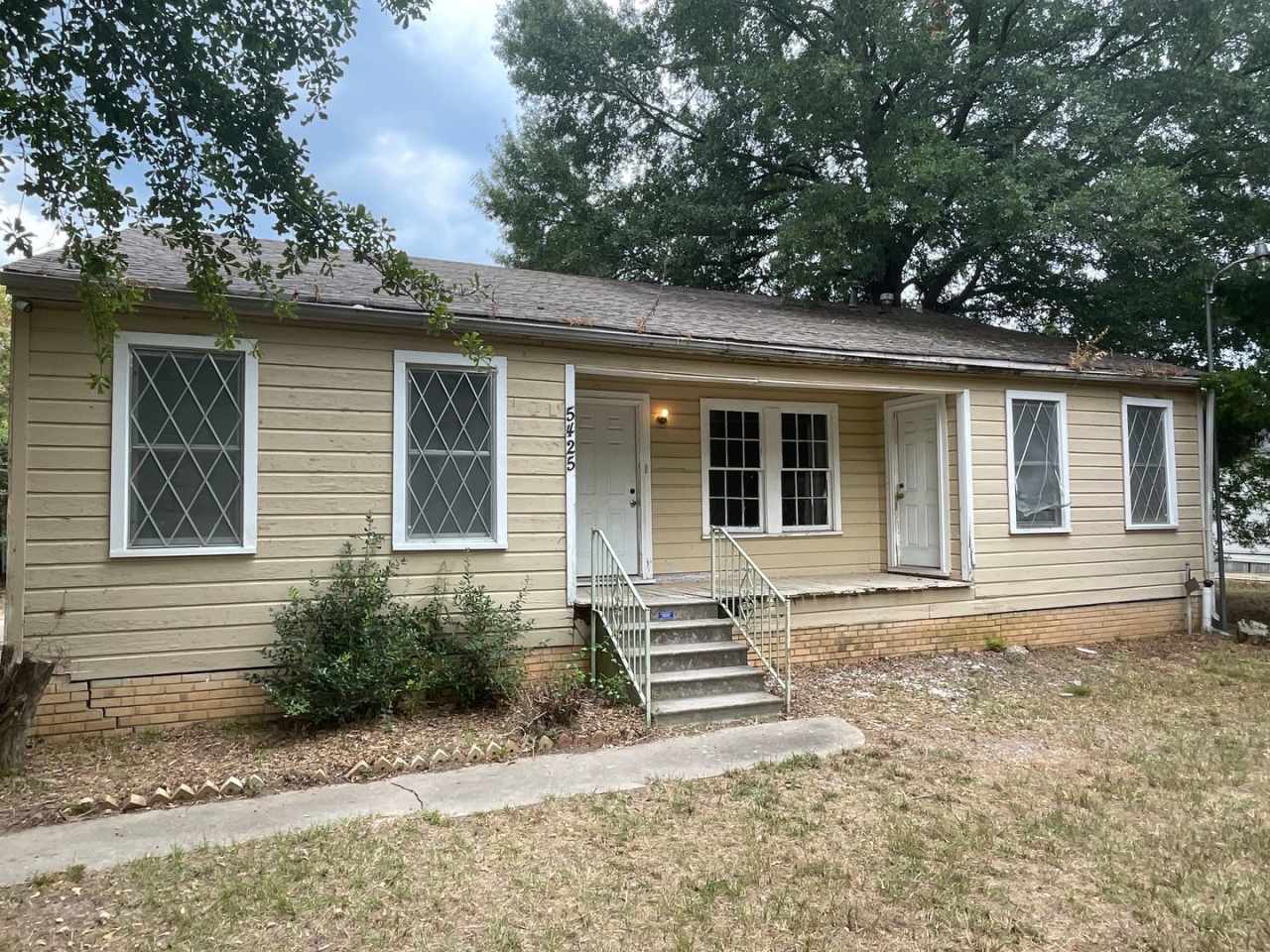 Charming 3 Bed/2 Bath South Highlands Home